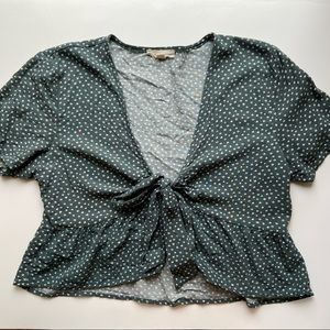 NWOT LA Hearts tie-front short sleeve top, sz m